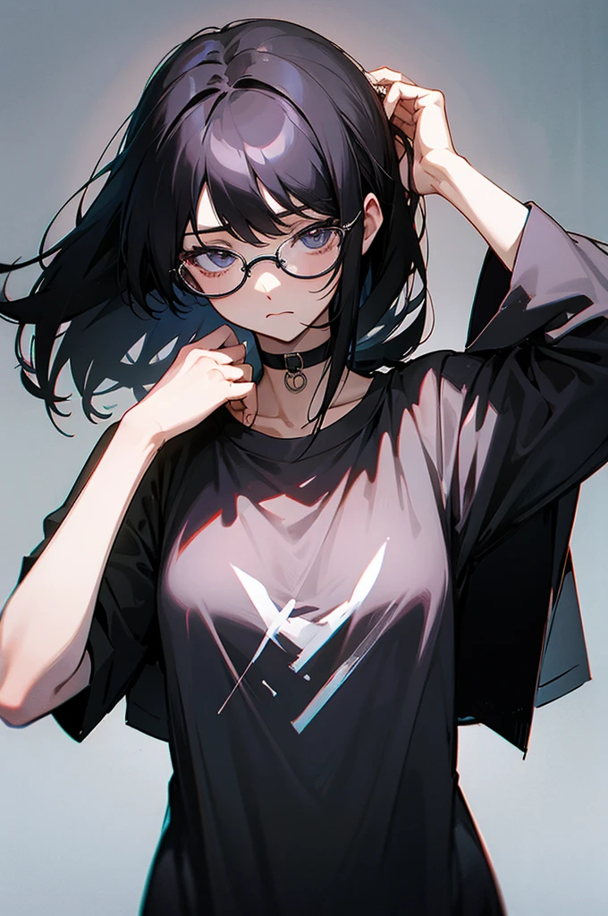 woman、Black-haired、Three-stranded、A calm face、Wear glasses、Black T-shirt、Black choker around the neck