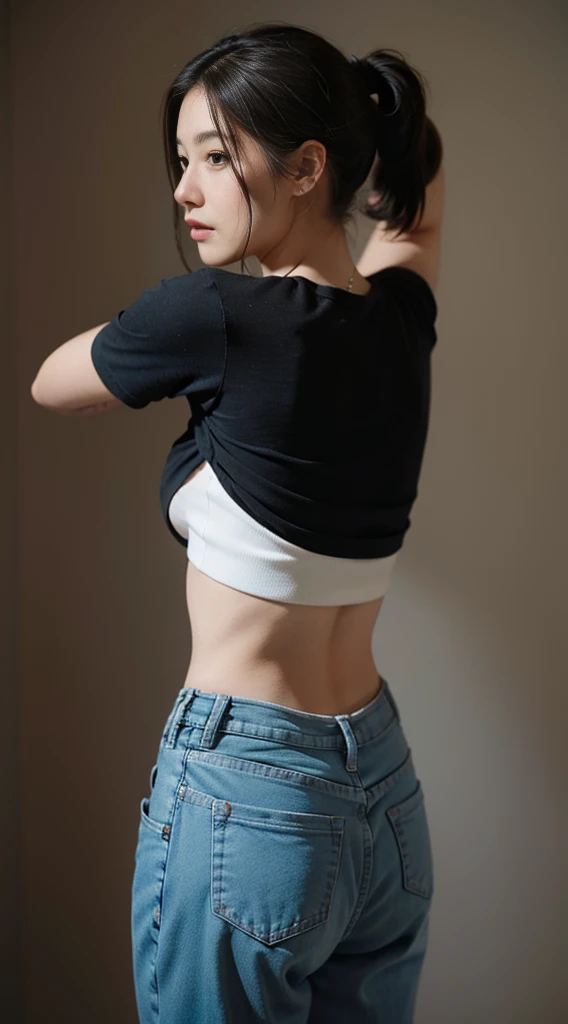 白いbraとタイトなデニムを着て写真のポーズをとる女の子,Place your arms behind your back,Full Body Lesbian,Cropped T-shirt and、bra,The body is slim,Small Bust,Slim girl model,24 year old female model,Long Hair,Single Ponytail