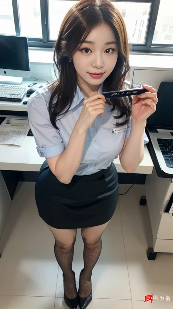 ((top-quality、​masterpiece、photographrealistic:1.4、in 8K))、Beautuful Women１a person、20years old、delicate and beautiful face、Eyes and faces with detailed 、(Modern workplace with computer:1.2)、(Shirt:1.2)、(standing:1.2)、A smile、Beautiful lighting、Textured skin、Super Detail、high detailing、High quality、hight resolution、（looking at the viewers）、Detailed mouth、Opening Mouth、full body Esbian、tight skirts、Women at work、Fishnet Stockings、Coffee、window、Women who can work、high-heels, short hair 