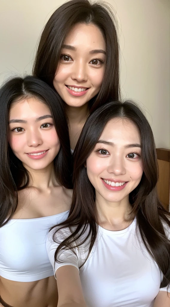 White tight skinny bed、smile、Short sleeve、high resolution、double eyelid、White teeth、Long Hair A well-proportioned Japanese face Thin eyebrows Brown Hair Black Bikini