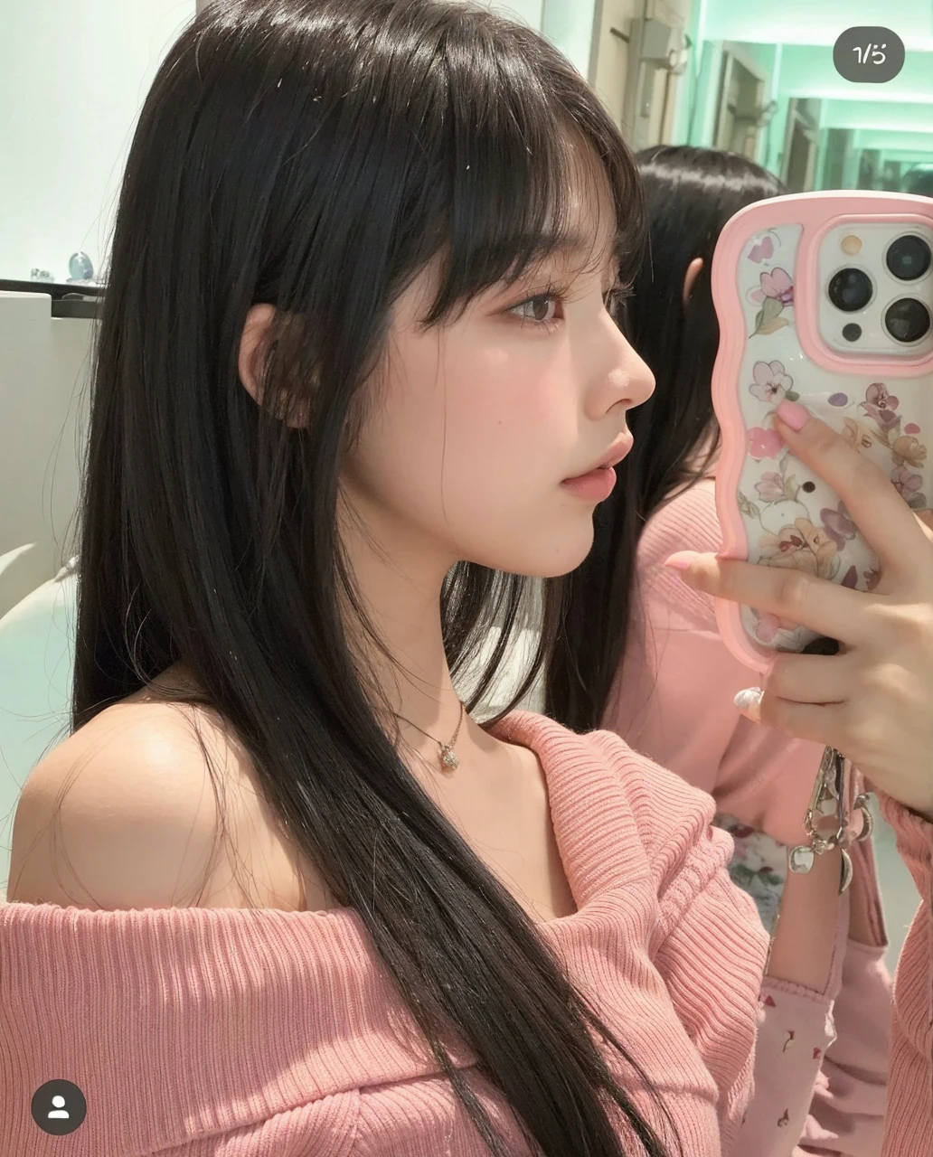 Araffe Asian woman with long black hair lying on the bed, jennie pink black, ulzzang, beautiful south korean woman, Beautiful young Korean woman, young and adorable korean face, korean girl, Beautiful young Korean woman, pale korean adorable face, Young cute pale asian face, with round face, south east asian with round face, Korean face features, pale round face