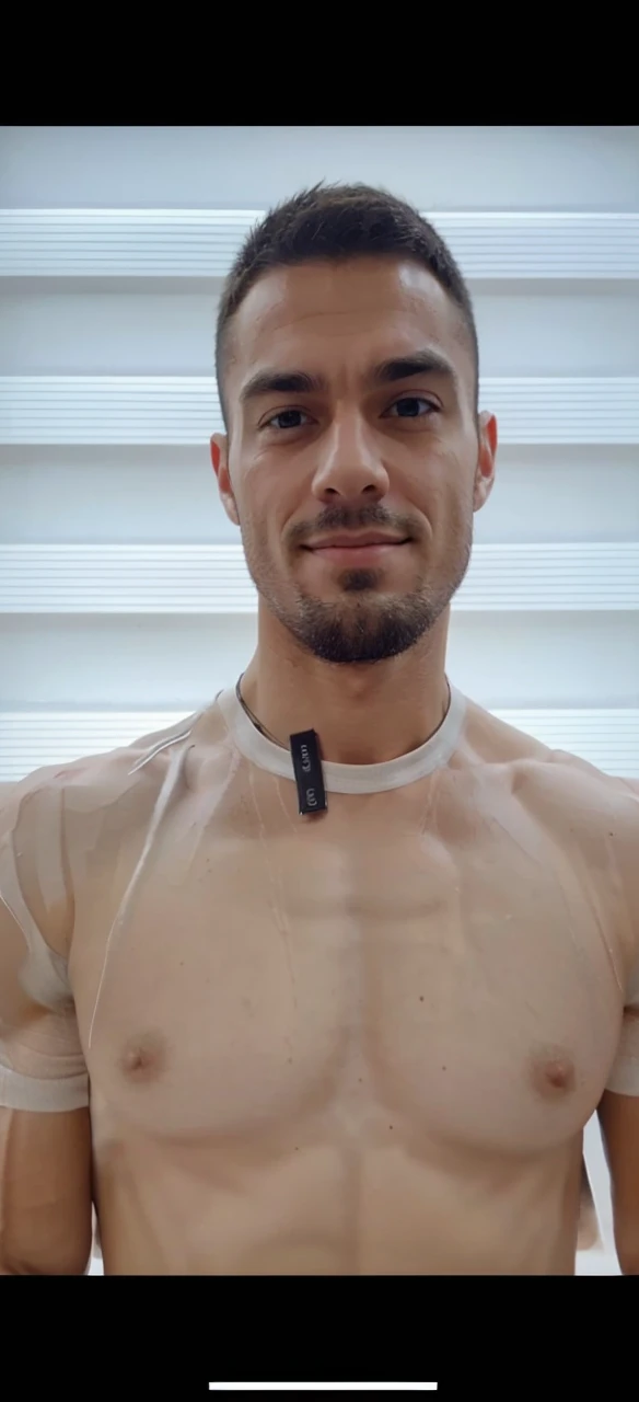 1 man ((muscular)), strong, Leave the face unchanged, undressed