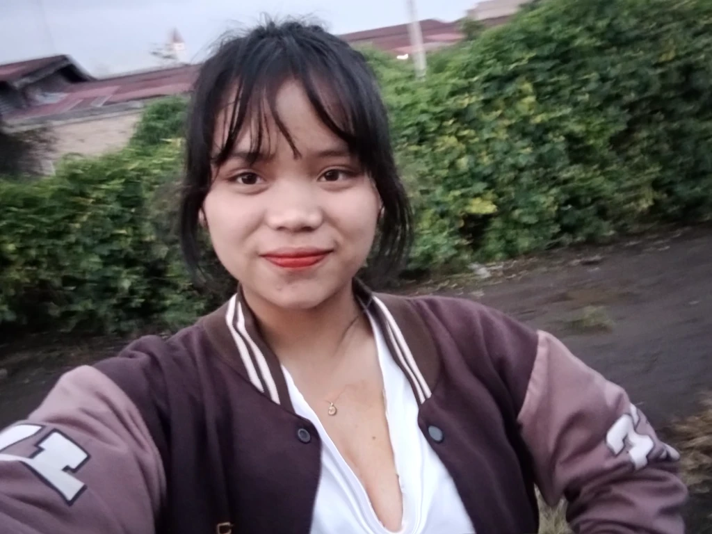 Breast cleavage, cleavage