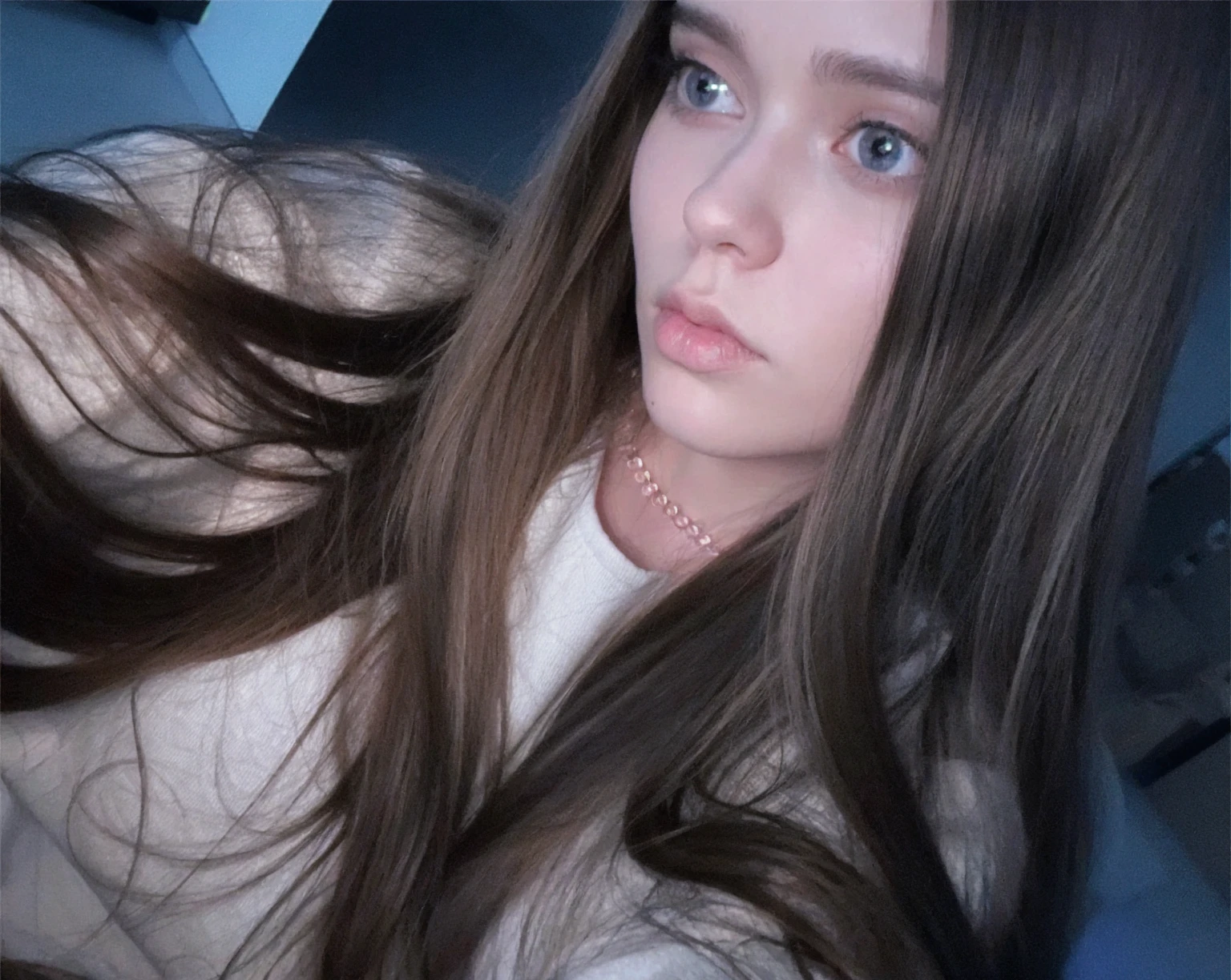 best quality, face focus, soft light, ultra high res, (photorealistic:1.4), RAW photo,
1 russian girl, solo, cute, (pupil, lights in the eyes), detailed beautiful face, (small chest),(high resolution detail of human skin texture),
(long hair),
indoor,
Damask Shirt Dress,
(portrait), perfect body, blue eyes, beautiful hair, sexy body, sexy lips, young 16 years, plump lips