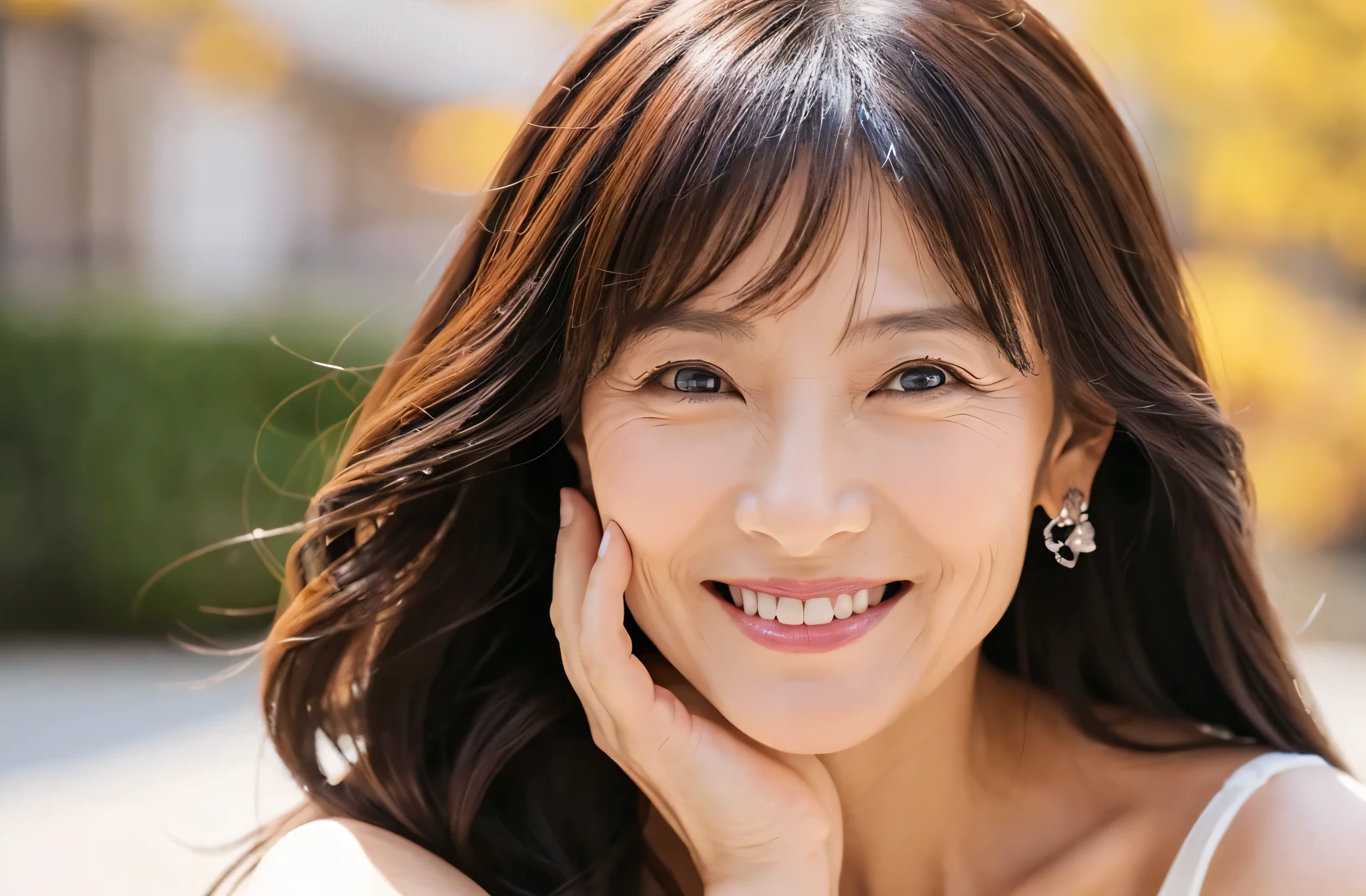 50 years old、smile、Lady、Elegant、Elegance、Shining eyes、stare、