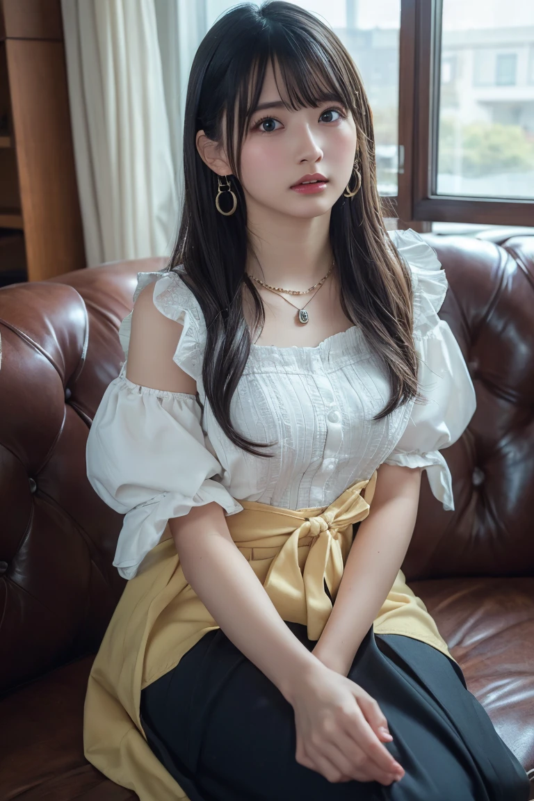 (Highest quality:1.4),(masterpiece:1.4),(Realistic:1.4),(Realistic:1.2),(超High resolution, RAW Photos:1.4),(High resolution, Ultra-detailed:1.2),(8K:1.2),View your viewers,Cinematic photography,One girl,skeletally correct,Black-haired woman,(Small earrings,necklace,Sweet Lolita,View from the front),(Western-style building interior,Dimly lit room,The lamplight shines on my cheeks,Sit on the sofa)