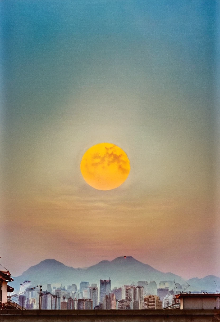 A rising sun,There are no clouds in the sky,一个正走向阳光的Back,Back,迎着阳光的Back,Simple picture,Very real,Minimalist style,Warm colors