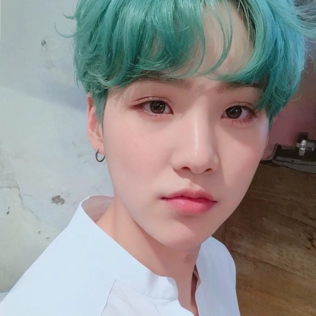 Ulzzang boy, ulzzang, boy, Korean ulzzang, Korean ulzzang boy, boy, ulzzang, black hair, min yoongi, min yoongi from bts, yoongi, suga, suga from bts, cute face, cute eyes, cute