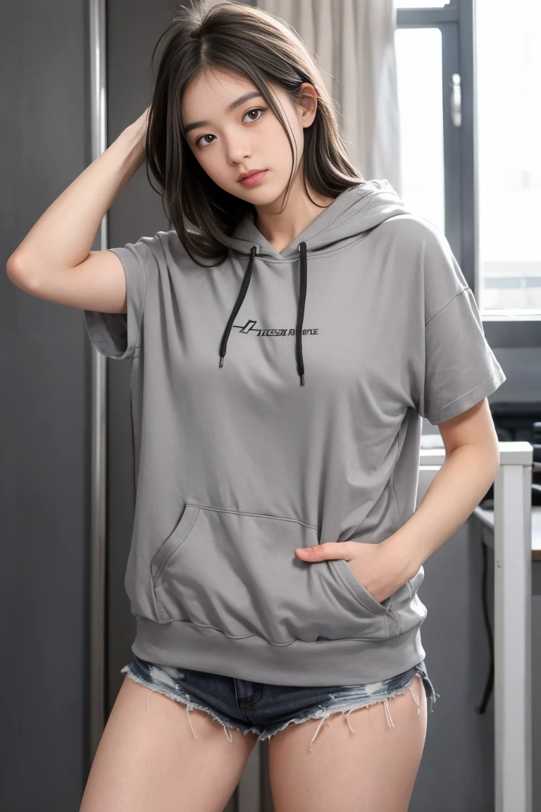 deux femmes ensemble de 18 ans sexy et mince , gray short sleeve hoodie , salle de classe, se touche,position sey,sensuel