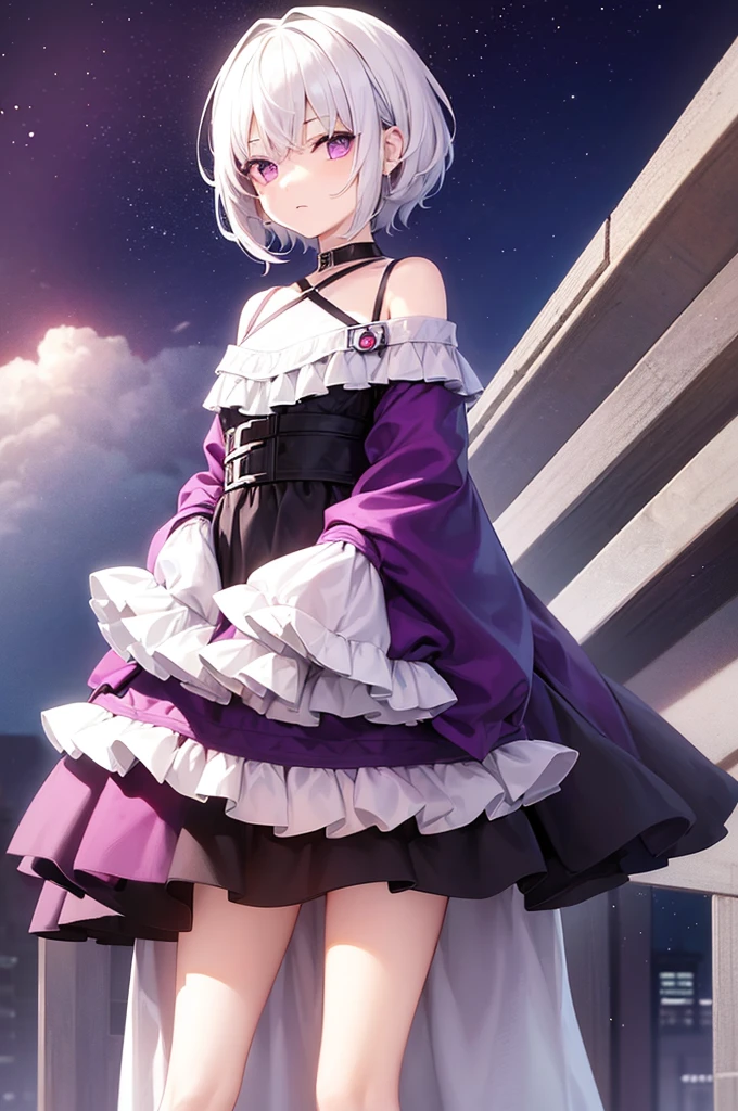  girl 1.69m has short white hair with a normal build, dark purple eyes, he wears normally black clothes, red and white combining these colors, He almost always wears some Star Wars accessory., Use little makeup, usually just a little eyeliner.. He loves to sleep