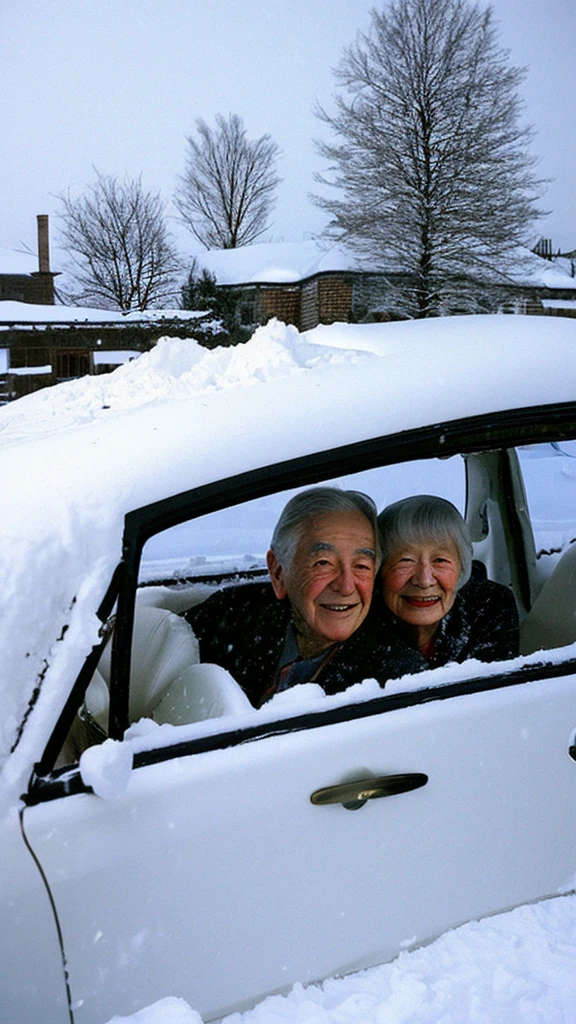 Car buried in snow, elderly couple, blizzard, commemorative photo, smile