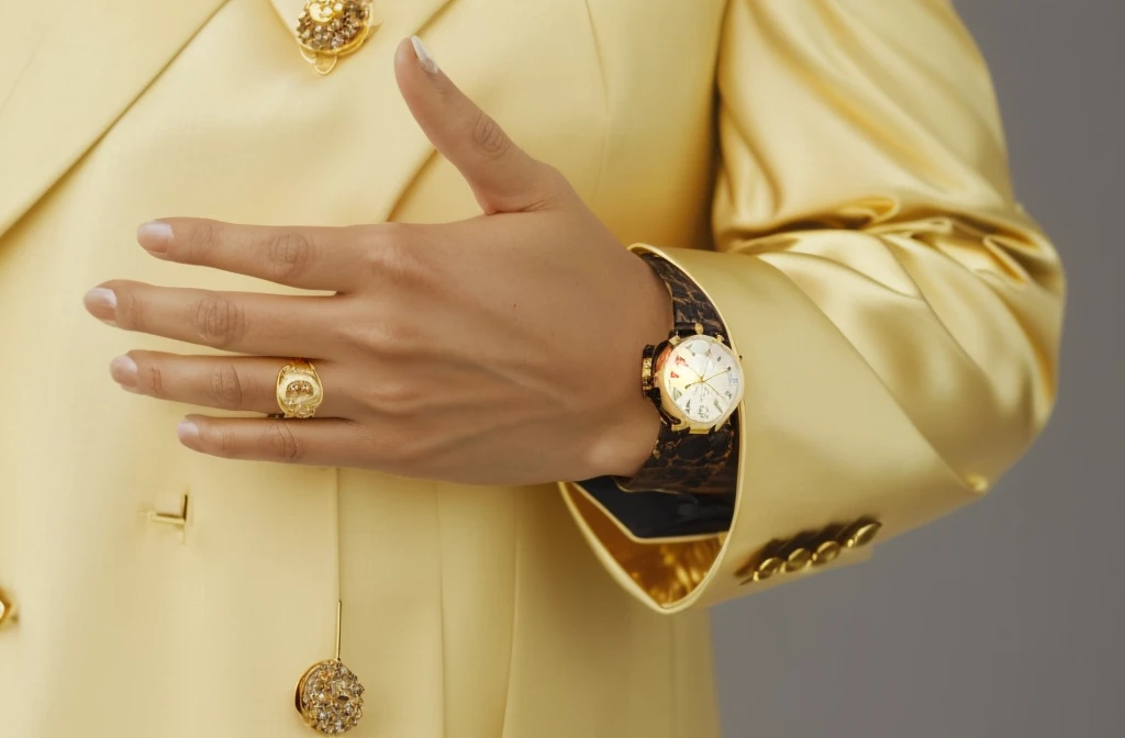 Araffe wearing a gold suit and a gold ring, holding gold watch, using a watch, photo of a hand jewelry model, golden accessories, gold watch, wear a watch, wearing presidential band, gold and luxury materials, gold jewelry, gold accents, cartier style, gold jewellery, using two metal rings, marrom e dourado
