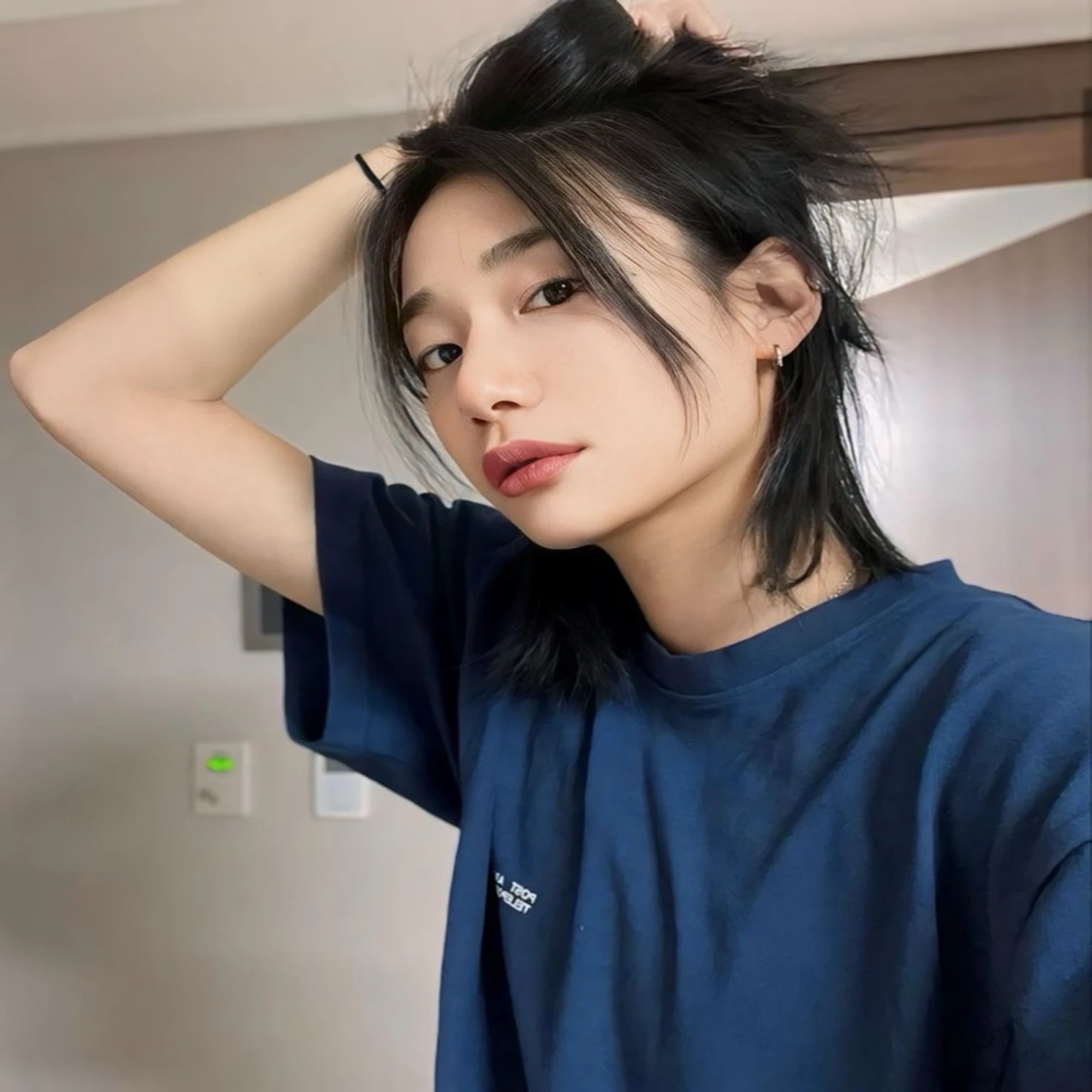 only one boy jungkook, Cai Xukun, Hyung Tae, Taejune Kim, Kim Doyoung, Wan adorable cara coreana, - of thin face age, con el mismo peinado, con el pelo corto, boy has black hair, Jimin|swollen right eyelid, Yanjun Chengt, cute korean boy