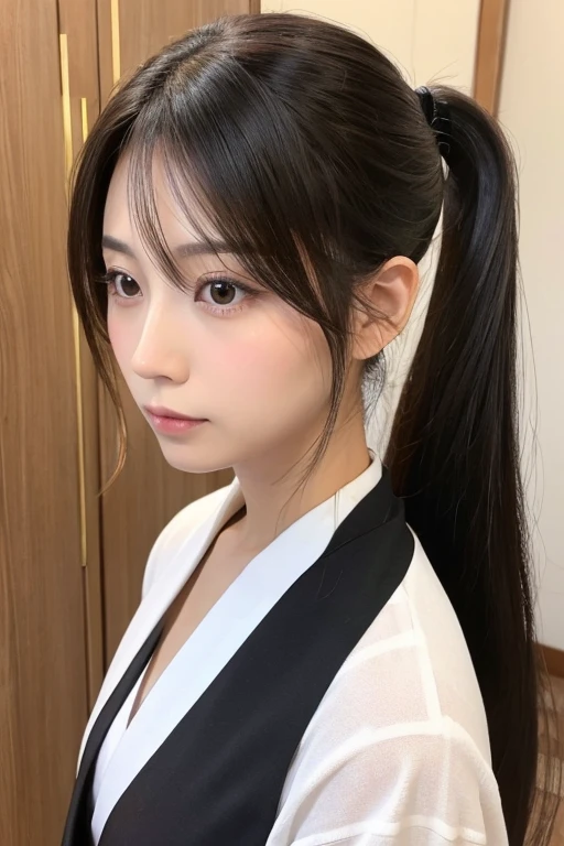 Japanese、Black-rimmed straight long hair、A neatly trimmed ponytail