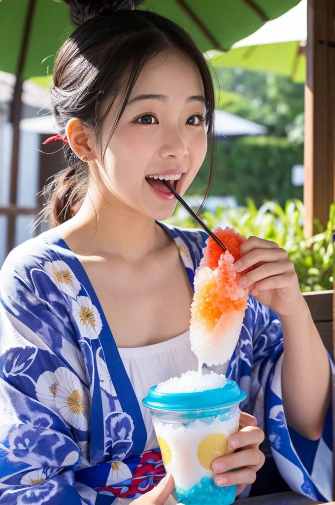 A girl eating shaved ice with her mouth wide open。Wearing a yukata。Shaved ice and a close-up of a face。