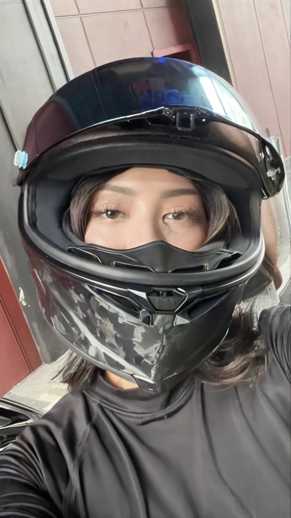 arafed woman wearing a helmet taking a selfie with her cell phone, wearing his helmet, wearing a helmet, helmet on face, wearing helmet, riding a motorcycle, visor over the face, jennie pink black, Portrait of Jennie from Blackpink, Beautiful young Korean woman, leaked image, Kim Jennie the Blackpink
