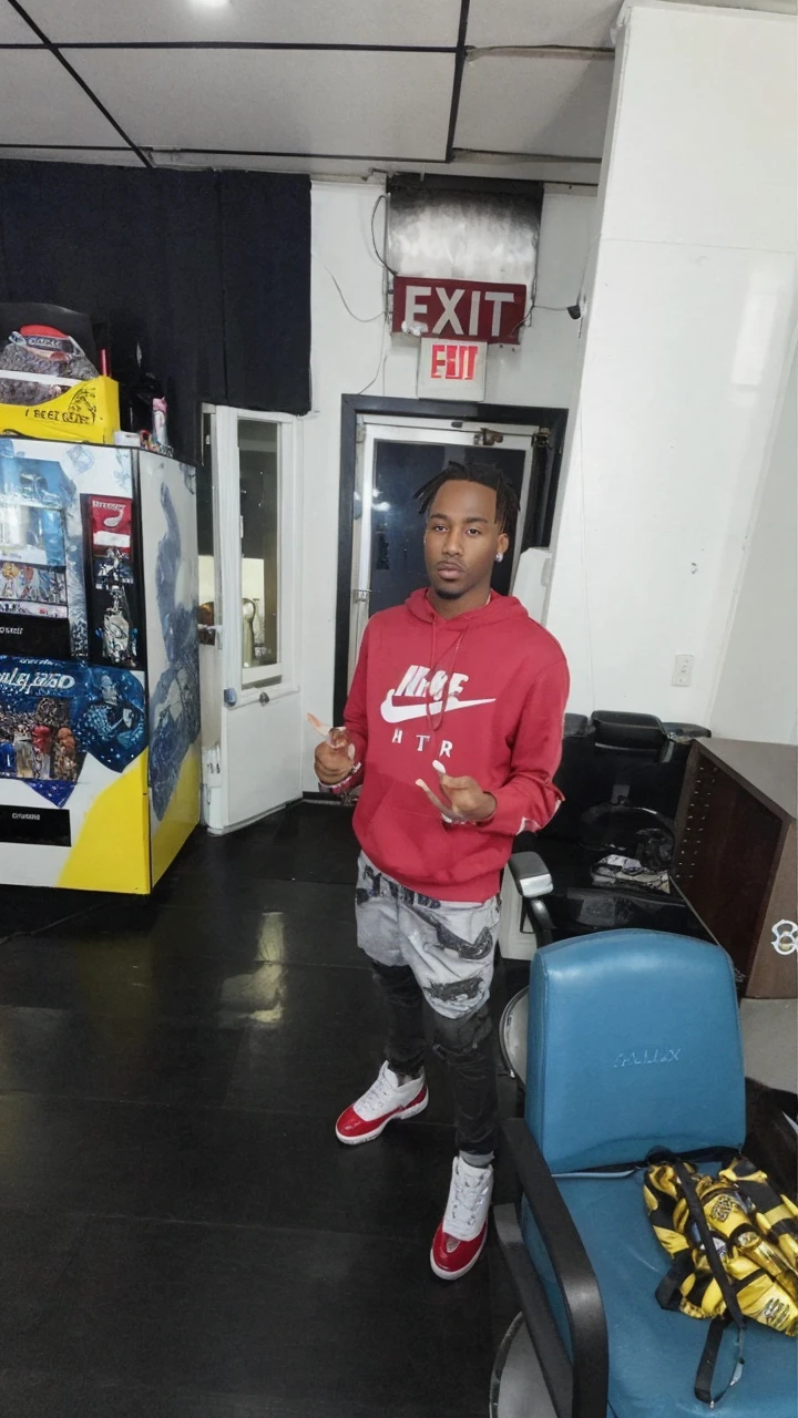 Make me a handsome rapper with chains and expensive things to make me look good