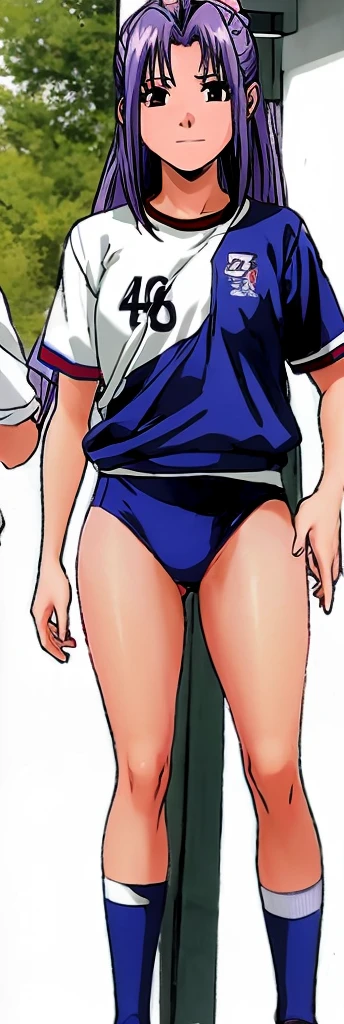 Momoko Koigakubo, a tall girl with beautiful legs, is standing with a smile on her face in a white gym uniform and light navy blue bloomers that look like panties.。Momoko Koigakubo is stroking the head of a little boy in a tracksuit.。。