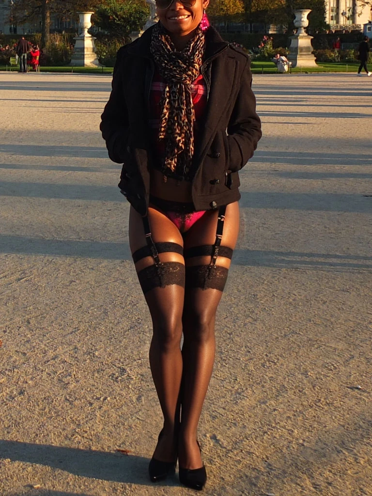 black skin, ????, stockings, garter-belt, golden stilettos, colorful, photo
