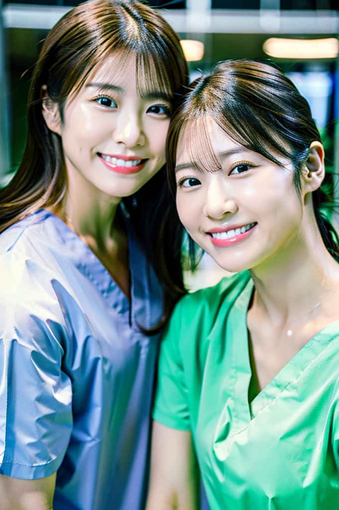 Male dentist and female dental hygienist 2people A good business partner 日本people Handsome Men and Beautiful Women Wearing lime green medical scrubs Upper body close-up high resolution high resolution Highest quality smile