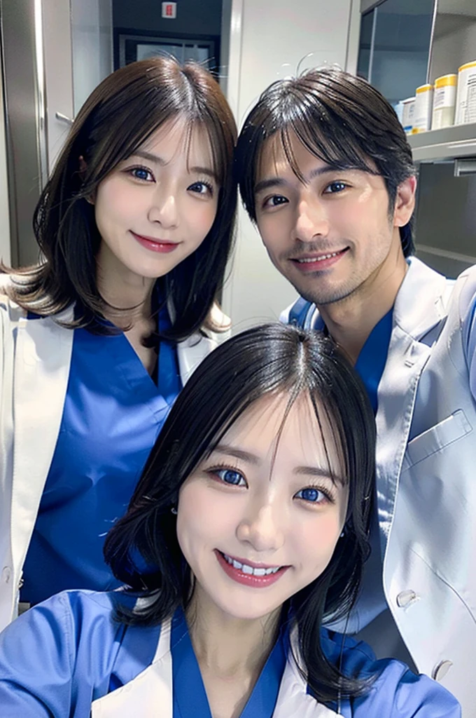 Male dentist and female dental hygienist 2people A good business partner 日本people Handsome Men and Beautiful Women Doctor wearing a white coat Upper body close-up high resolution high resolution Highest quality smile Wearing blue scrubs Take your face away