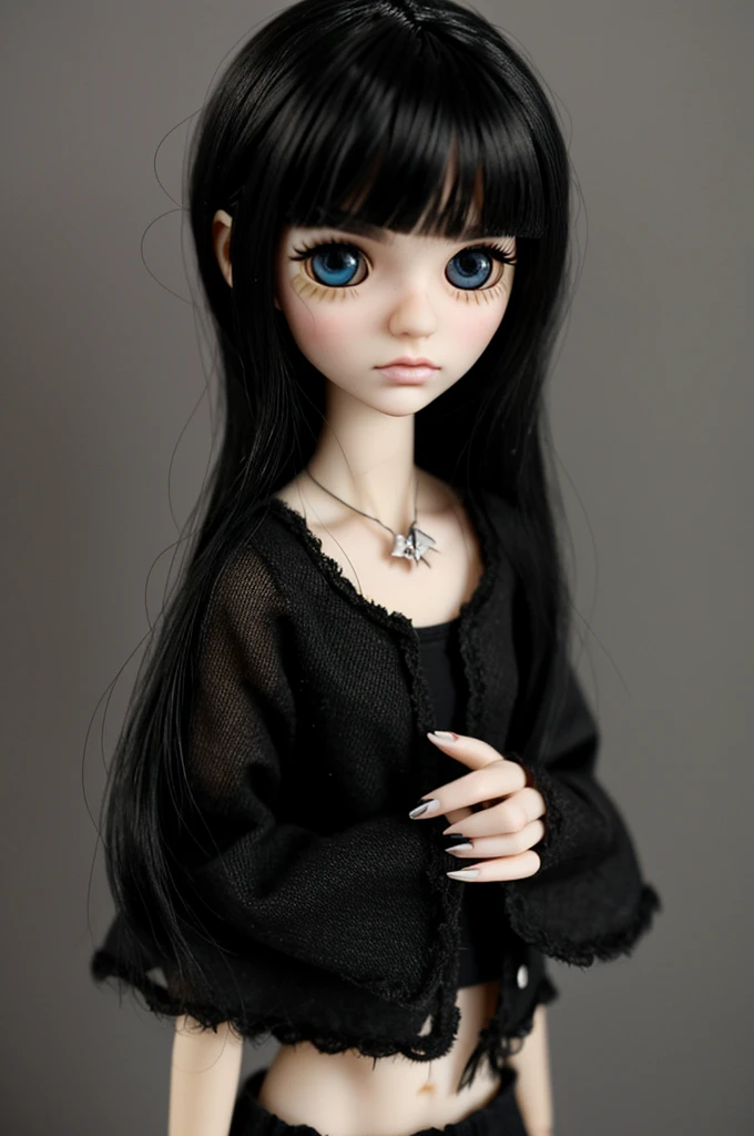 Blythe dolls small black-haired butterfly cut with layers, that does not have ferquillos without a ring, black eyes with long eyelashes, very thin eyebrows, with grunge clothing style