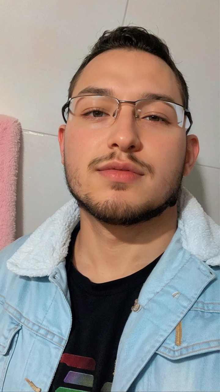 I want an image to put on my TikTok profile that is a Gamer
