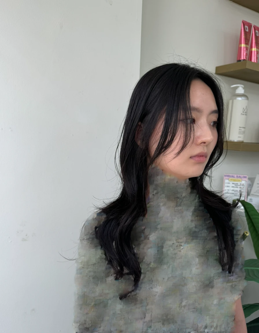 Best Quality, 8k, Masterpiece, (Portrait: 1.3), (photo realistic:1.4), (hyper realistic:1.4), Sharp Focus, looking at viewer, (smoother lighting:1.1), (increase cinematic lighting quality:0.9), realistic lighting, backlighting, light on face, ray trace, (brightening light:1.2), (Increase quality:1.4), sharp detail, (best quality real texture skin:1.4), finely detailed eyes, black_eyes, finely detailed face, 25 year old Korean woman, (whiteoff-shoulder_shirt
:1.4), (Create an image maintaining the original base model hairstyle:1.5)