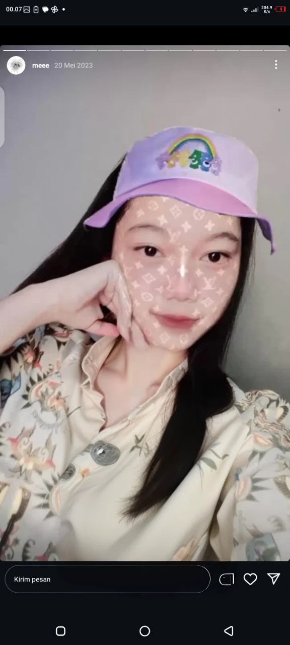 Top Quality, Masterpiece, high_res, 1 Girl, Beautiful Face, (Photorealistic Photos:1.3), Rim Lighting, (High Detail Skin:1.2), 8K UHD, DSLR, High Quality, High Resolution, 4K, 8K, 8K, Bokeh, Middle Chest, Absurdity, Ponytail Contortion, Best Ratio 4 Fingers 1 Thumb, (Real: 1.2), Arm Raised, Drenched Shirt, Drenched Breasts, Drenched Body, Drenched shirt, no bra, gym clothes, backlit, dreamy wet chest sweat wearing a very detailed and thin shirt, playing on the clouds