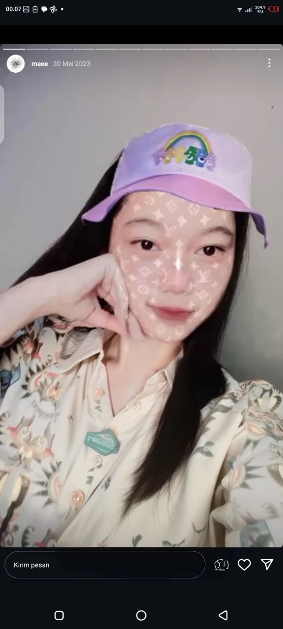Top Quality, Masterpiece, high_res, 1 Girl, Beautiful Face, (Photorealistic Photos:1.3), Rim Lighting, (High Detail Skin:1.2), 8K UHD, DSLR, High Quality, High Resolution, 4K, 8K, 8K, Bokeh, Middle Chest, Absurdity, Ponytail Contortion, Best Ratio 4 Fingers 1 Thumb, (Real: 1.2), Arm Raised, Drenched Shirt, Drenched Breasts, Drenched Body, Drenched shirt, no bra, gym clothes, backlit, dreamy wet chest sweat wearing a very detailed and thin shirt, playing on the clouds