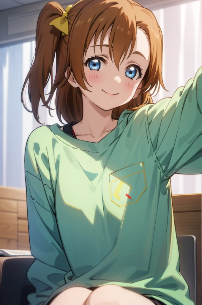 (((pixel-perfect, detail-perfect))), solo, 1girl, honoka kousaka, , looking at viewer, smile