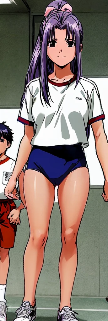 Momoko Koigakubo, a tall girl with beautiful legs, is wearing white gym clothes and light navy blue bloomers that look like panties, and is smiling as she holds a boy in a tracksuit.。