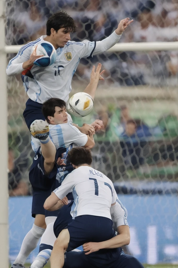 Messi Argentina national team lifted the Hercules Cup
