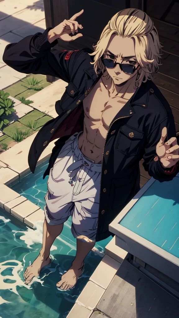 Manjiro Sano, usando uma jaqueta preta, with sunglasses