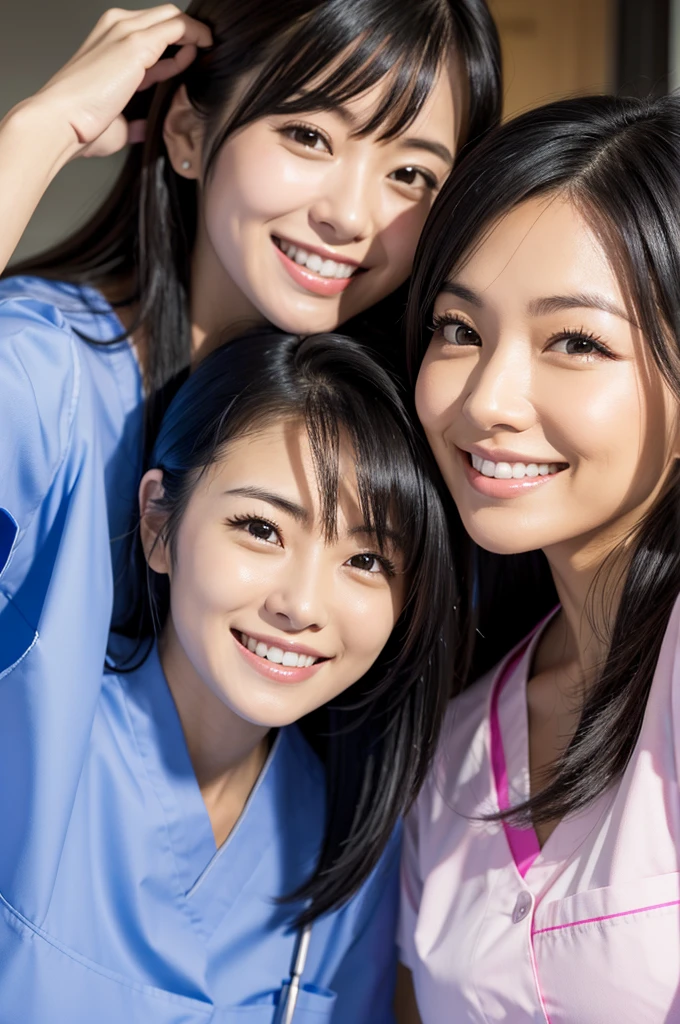 Dental hygienist, only two women Side by side, smiling, wearing medical scrubs, short sleeves, cute, Japanese, black hair, women in their early 20s Upper body close-up high resolution Highest quality Don't press your face too much