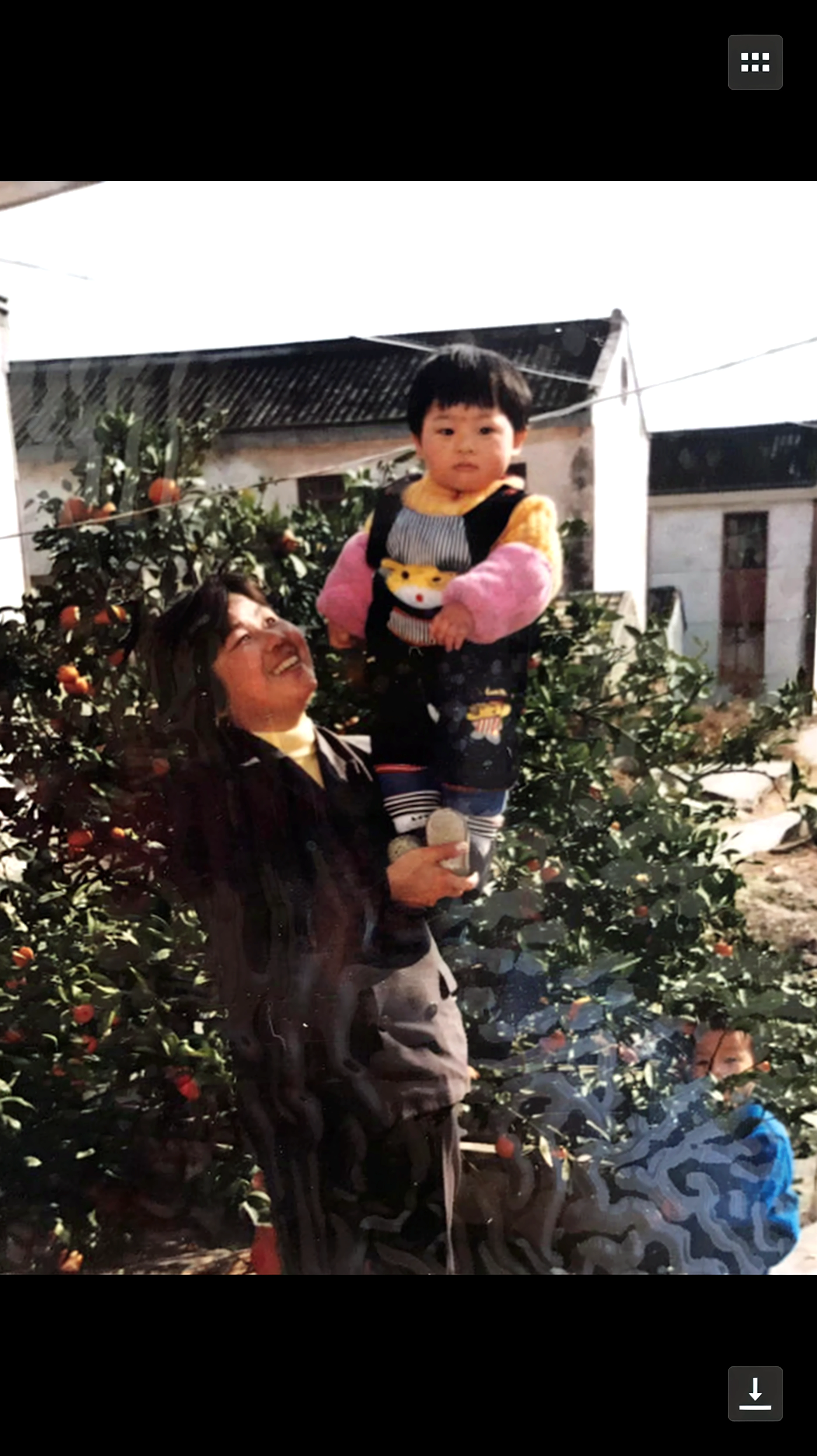 masterpiece, best quality, hyperrealistic illustration, 16k, (high dynamic range), high resolution, delicate face, Two people, man squatting, Glasses, Holding the little girl, girl standing, perfect hands, happy, blue sky, Baiyun,