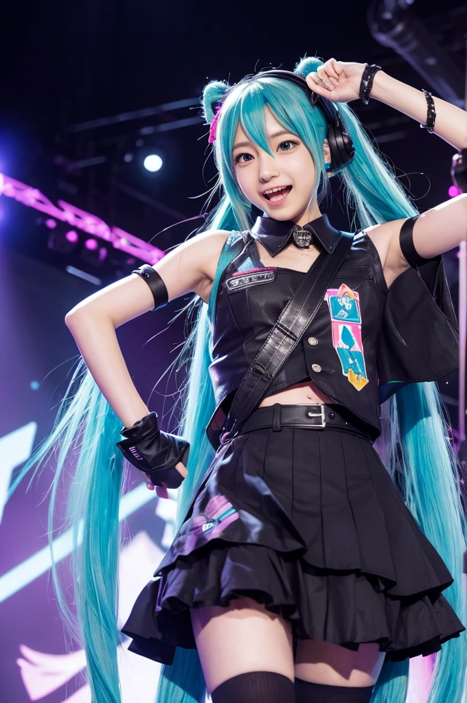 Hatsune Miku gets fucked on stage。