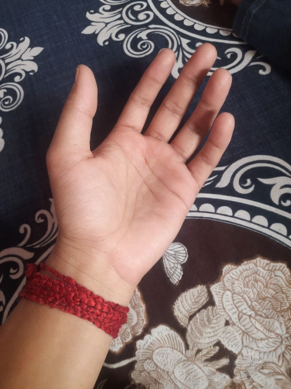 Holding girl hand