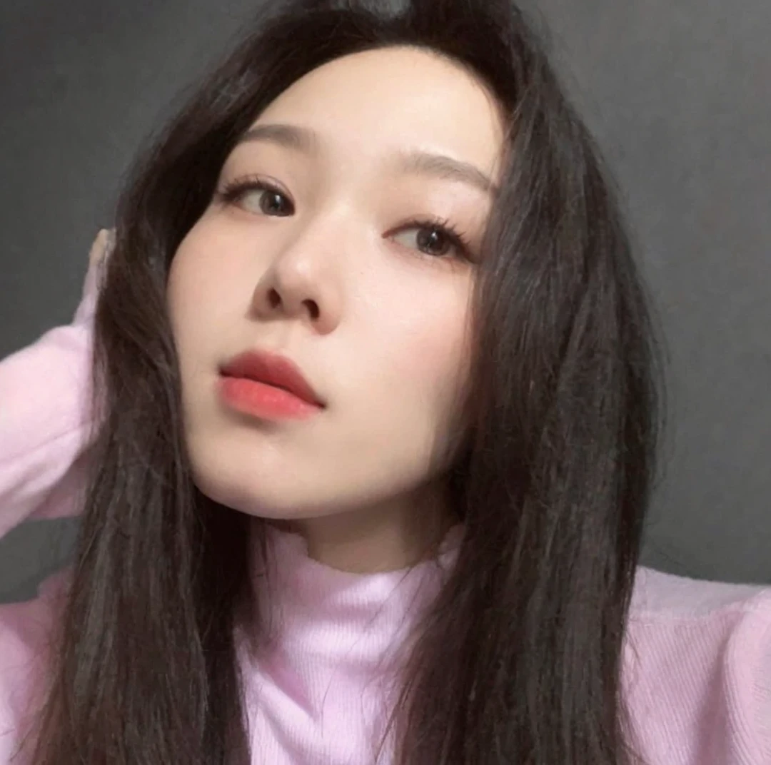 1girl, beautiful detailed eyes, beautiful detailed lips, extremely detailed face, long eyelashes, flawless skin, flowing long black hair, shiny hair, intricate makeup, delicate eyeshadow, light freckles, plain hanfu dress, shoulders, arms, (best quality,4k,8k,highres,masterpiece:1.2),ultra-detailed,(realistic,photorealistic,photo-realistic:1.37),cinematic lighting, warm color tones