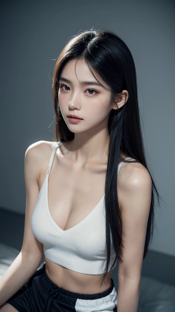 Quiet，Light makeup，Sexy，Peerless Beauty，Intellectual，clavicle，Neat long hair，Black Hair，Delicate face，Exquisite facial features，Natural expression，Natural eyes，sexy blue sports shorts