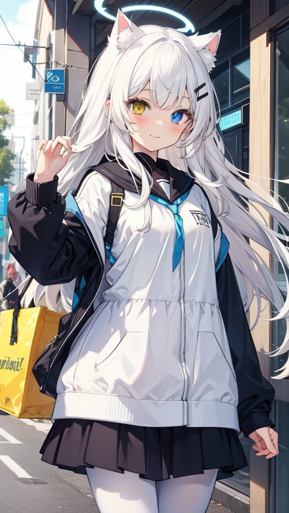 White hair，Long hair，Cat ear，Heterochromia（Left blue right yellow），Campus clothing，White pantyhose，Loli，Smile，Halo