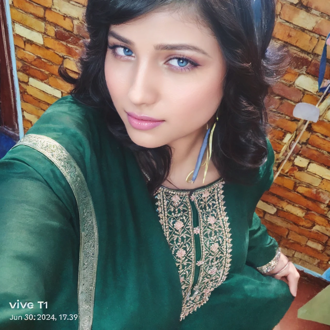 (best quality,photo-realistic:1.37),vibrant colors,professional,extremely detailed eyes and face,beautiful detailed lips,longeyelashes,(soft,pastel) color palette,studio lighting,women,portrait,concept artists,lush garden background,dreamy atmosphere,romantic mood,flowing dress,dynamic pose,creative,Fantasy style, yamig