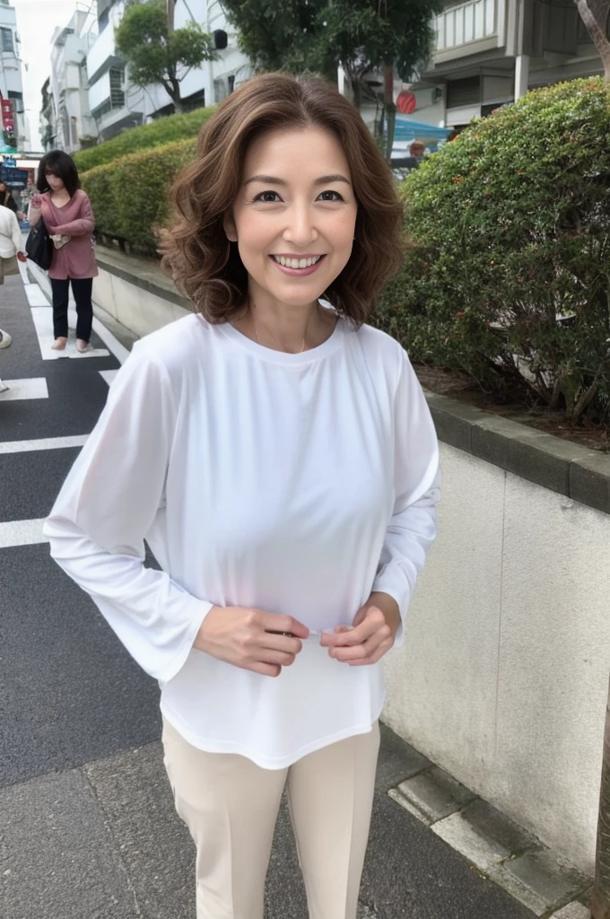 4K is realistic and beautiful，Japan woman at 39 years old，Standing on street，White skin，shortcut、Light brown hair、Gradient Hair、Curly Hair、She wears a white long-sleeved T-shirt with long sleeves，Slim and healthy， bust、The fairy air flutters。Plain street scene on background，It's full of culture。Healthy Smile