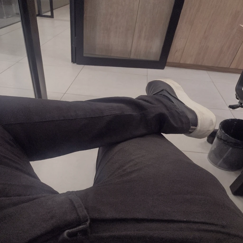 Make this photo an album cover with the acronym "rc" at its center, "aesthetic", lo-fi vibes, lofi vibes, 4K, dark, contemporary