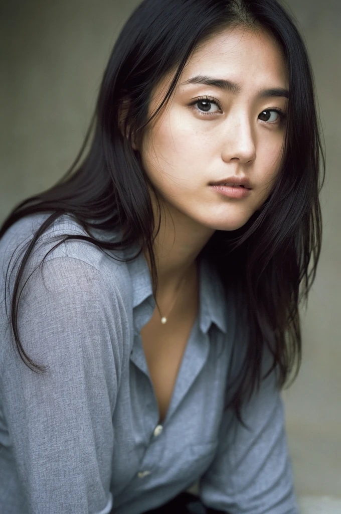 (((One girl,alone))),(Highly realistic photos, High resolution, Detailed face, Beautiful Eyes) Japanese women, 21 years old, Cute face, alone:1, Nice body, Plump figure, Medium chest, Narrow waist, Various Hair Styles, Very closely tied, Take a photo book,Thighs、Dark Sky、darkness、Blade Runner,shirt、walk
