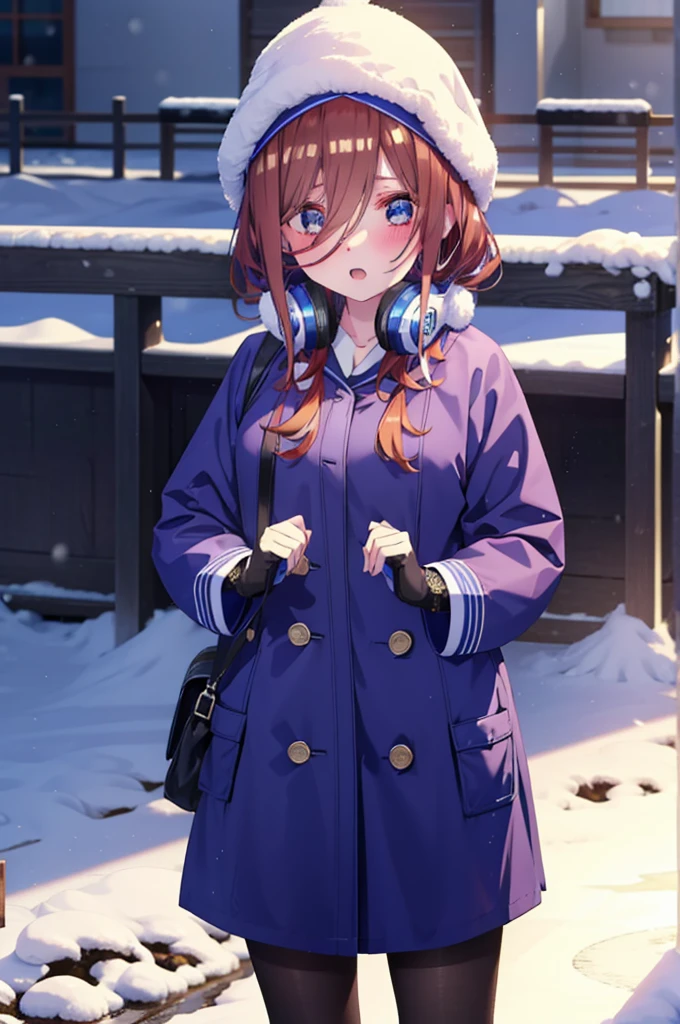 Mikunakano, miku nakano, Long Hair, bangs, blue eyes, Brown Hair, shirt, Hair between the eyes,blush, Open your mouth,White Breath,Scarf,Headphones around neck,Knitted hat,Blue long coat,V-neck sweater,Long skirt,Black pantyhose,short boots,Fluffy gloves,Standing leaning against a wall,Snow is piled up,It's snowing,whole bodyがイラスト入るように,Hidden in a building with a roof,
break outdoors, 駅
break looking at viewer, whole body,
break (masterpiece:1.2), Highest quality, High resolution, unity 8k wallpaper, (figure:0.8), (Beautiful attention to detail:1.6), Highly detailed face, Perfect lighting, Highly detailed CG, (Perfect hands, Perfect Anatomy),