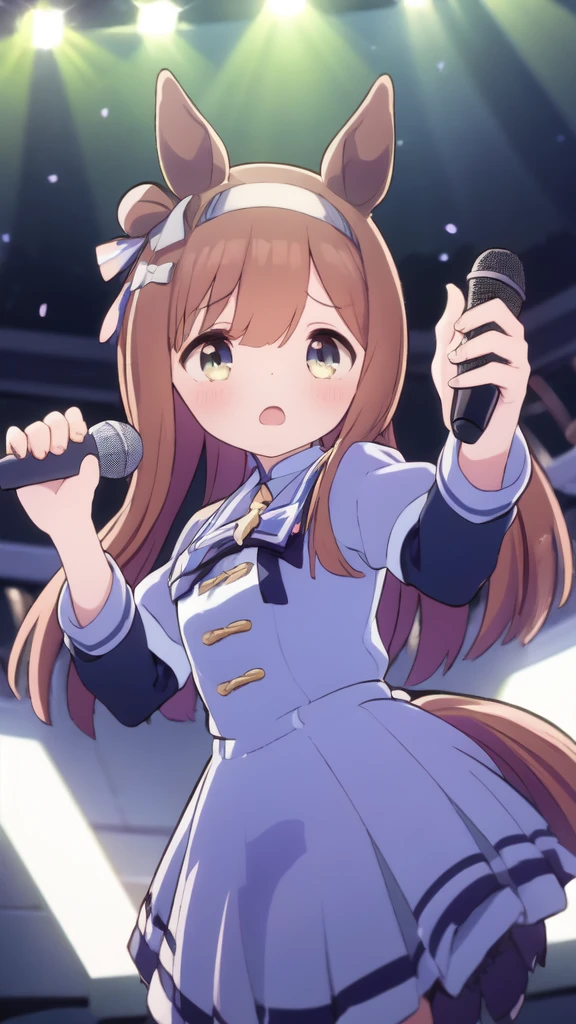 Two Girls, Smart FalconSilence Suzuka, Horse Girl, live house, Hold the microphone, Audience holding penlights in the background,