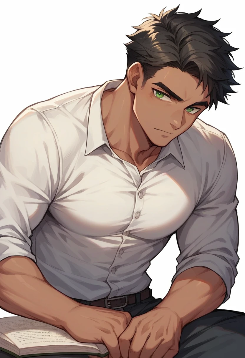 A not so muscular man, green eyes, high, Delgado, He wears a white shirt and a book hairstyle..