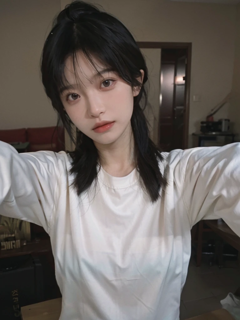 8K,best quality, masterpiece, Ultra-high resolution, (Reality:1.4), RAW photos, (Real skin texture:1.3), (Film Grain:1.3), (Selfie Angle),1 Girl,Beautiful and detailed eyes and face,masterpiece, best quality,close up,Upper body,