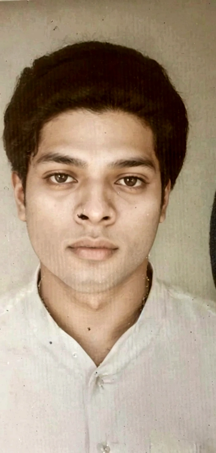there is a picture of a young man in a baseball uniform, around 1 , 2 4 - year - old man, photo of a man, mohamed chahin, discovered photo, a photo of a man, profile picture, photo taken in 2 0 2 0, jayison devadas, 2 3 years oldthe early 2020s
